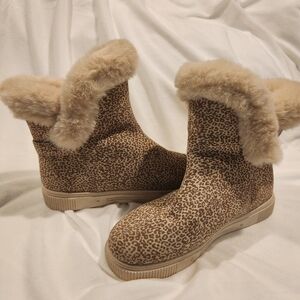 Journee collection leopard  bootie size 11